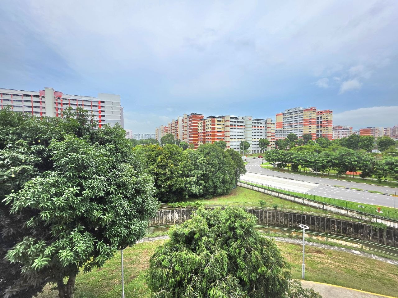 Bright 4A model HDB resale flat at 542 Hougang Avenue 8 with greenery view — image 2