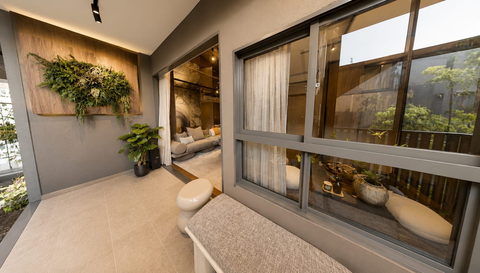 Brand new 4-bedroom unit at Lentor Mansion with regular efficient layout — image 4