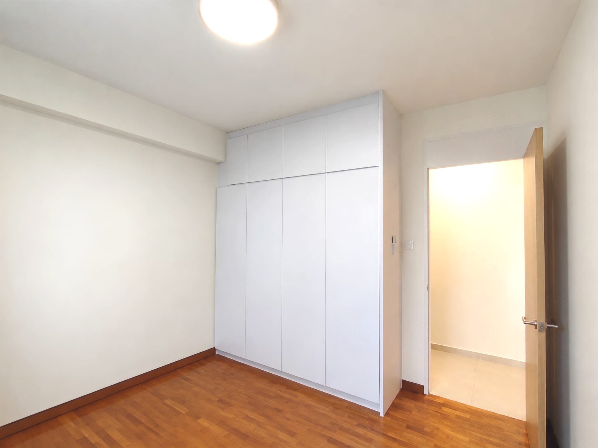 High-floor 3-bedroom Sommerville Park rental with balcony and unblocked view — image 8