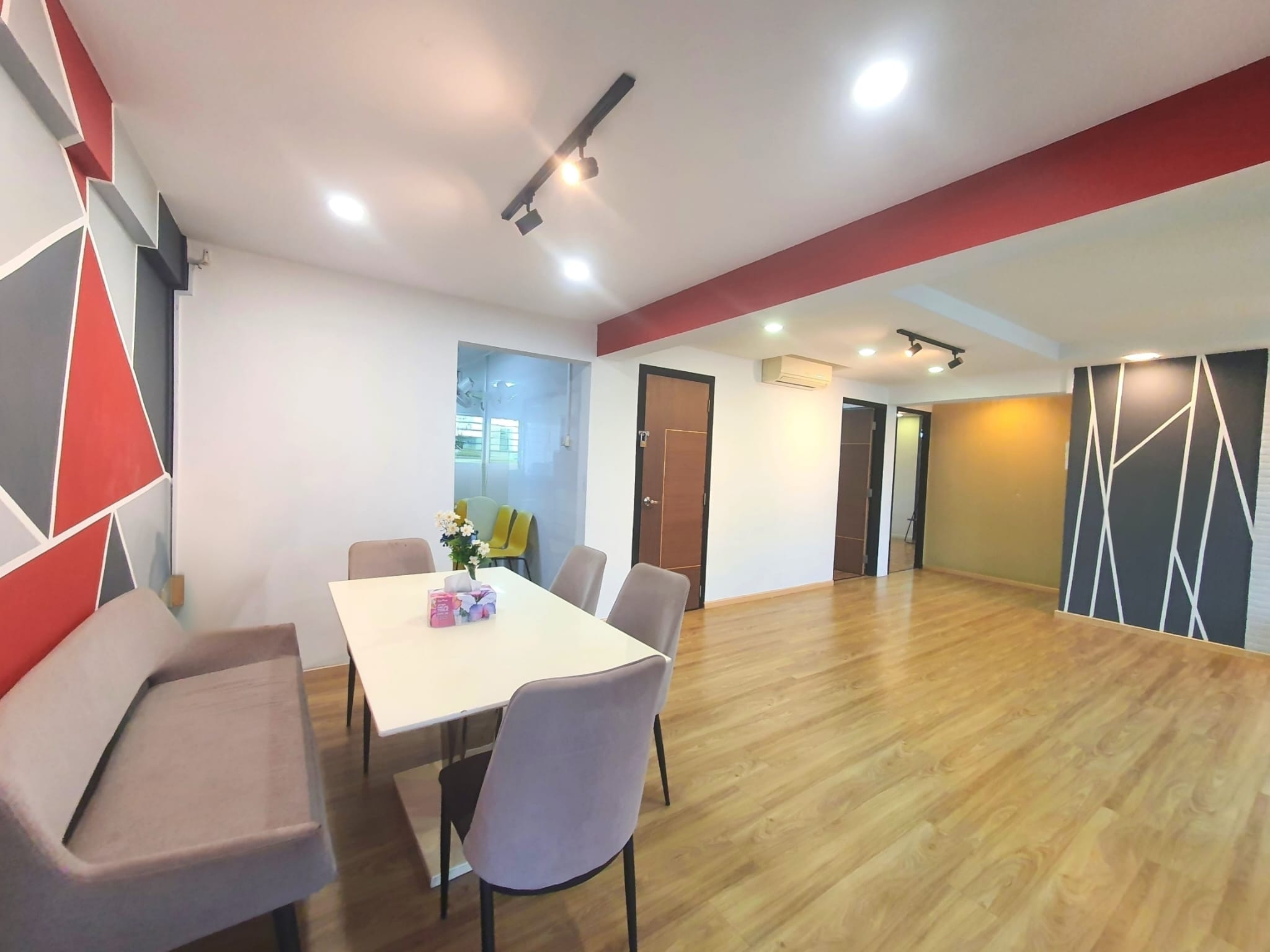 High-floor corner 5-room HDB at 30 Jalan Bahagia with balcony and breezy view — image 6