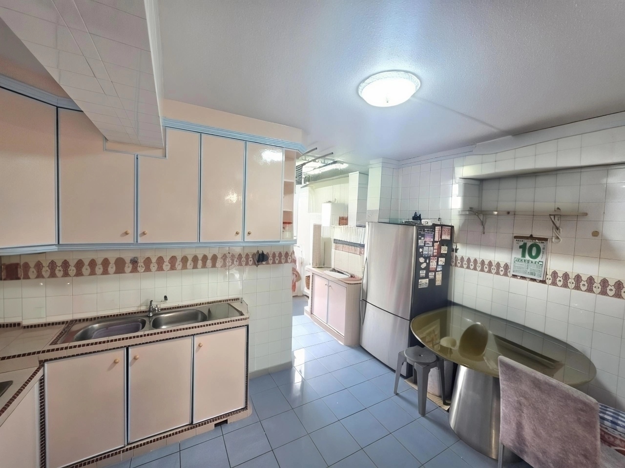Bright 4A model HDB resale flat at 542 Hougang Avenue 8 with greenery view — image 3