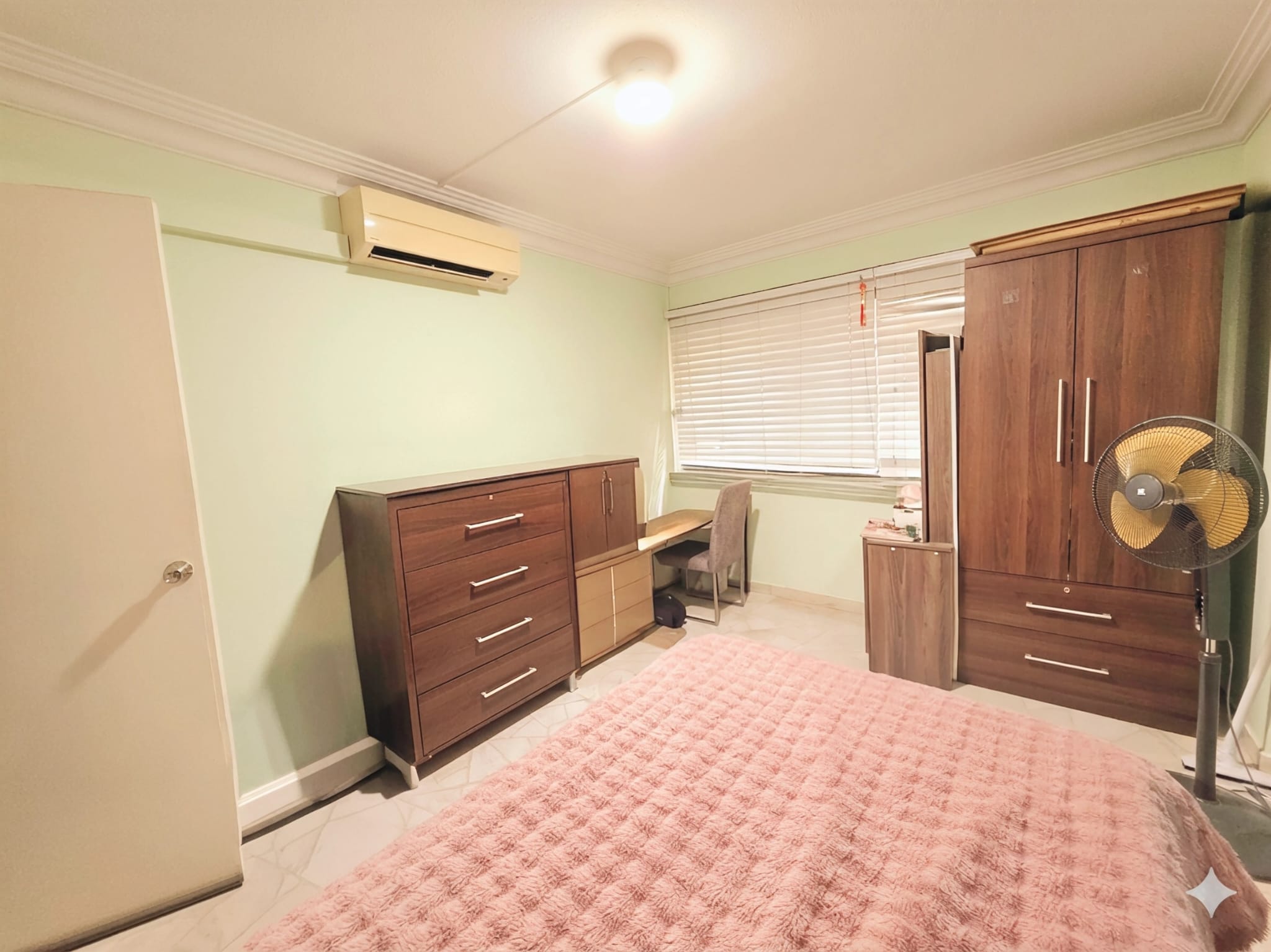 Bright 4A model HDB resale flat at 542 Hougang Avenue 8 with greenery view — image 8