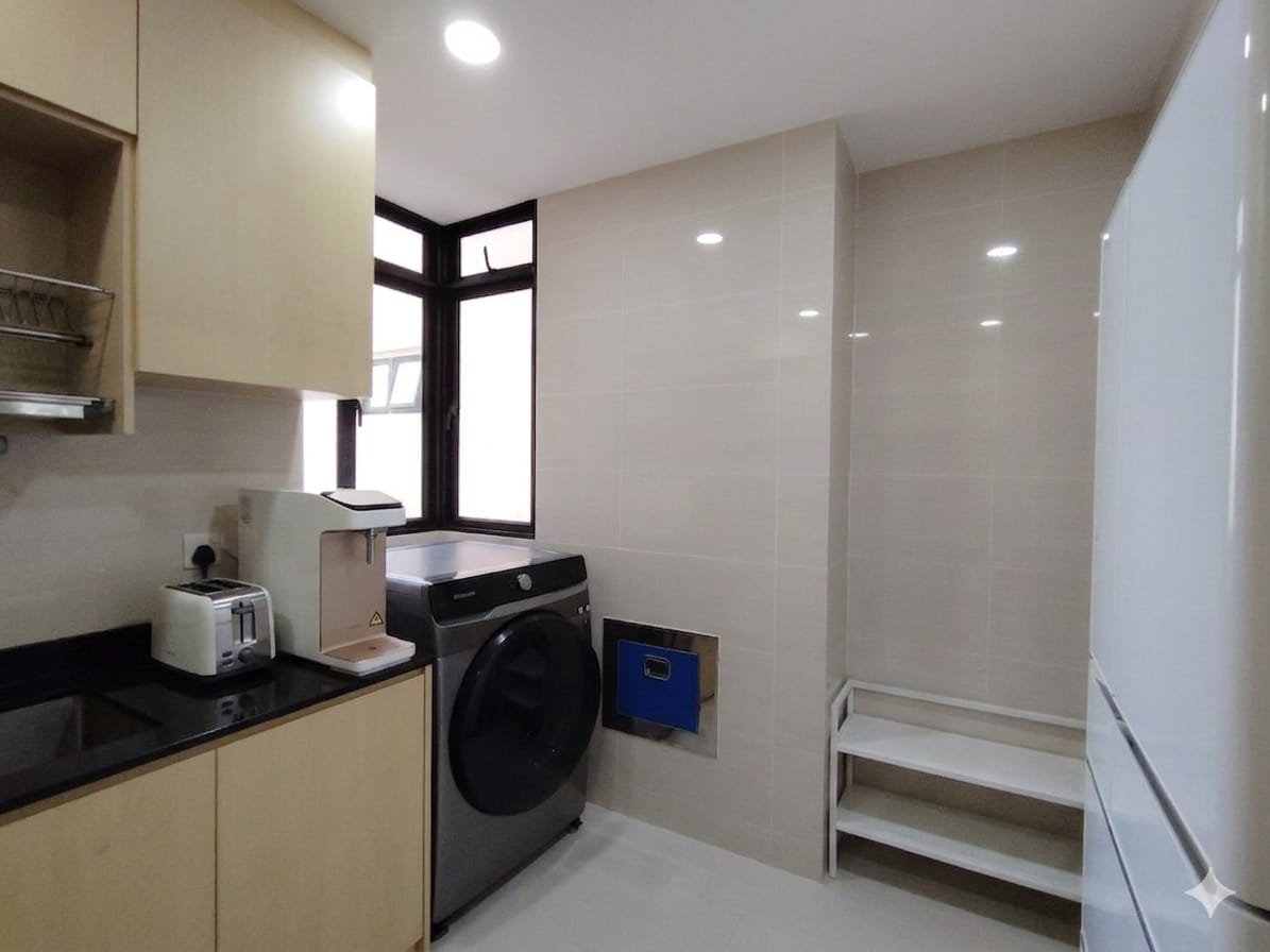 High-floor 3-bedroom Sommerville Park rental with balcony and unblocked view — image 4